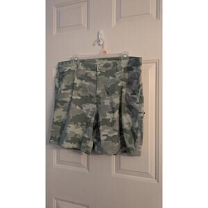 Eddie Bauer Camo Nylon Shorts, Size 18, Stretchy, Hiking, Camp, Outdoorsy
